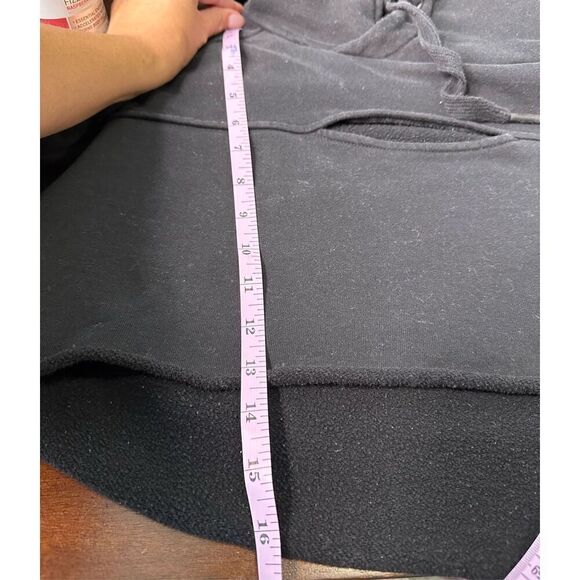 GymShark Raw Edge Cutout Cropped Hoodie - Black - M - Picture 8 of 9